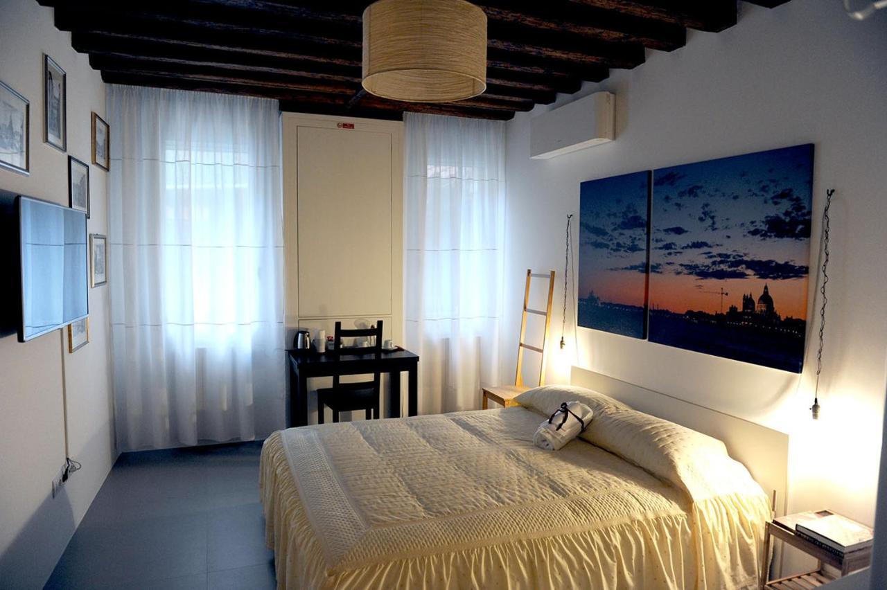 Lively Castello Comfort Room Private Bath & Privacy Veneza Exterior foto
