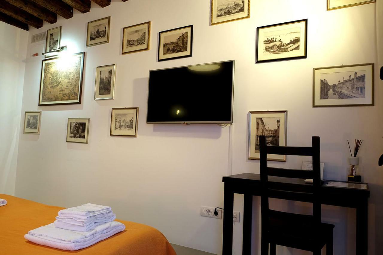 Lively Castello Comfort Room Private Bath & Privacy Veneza Exterior foto